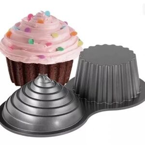 Wilton Silver Giant Cupcake Pan